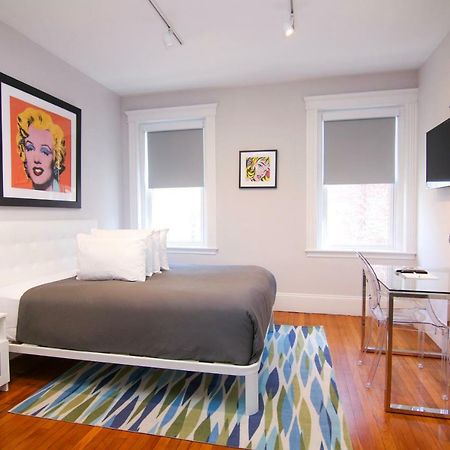 A Stylish Stay W/ A Queen Bed, Heated Floors.. #15 Brookline Luaran gambar