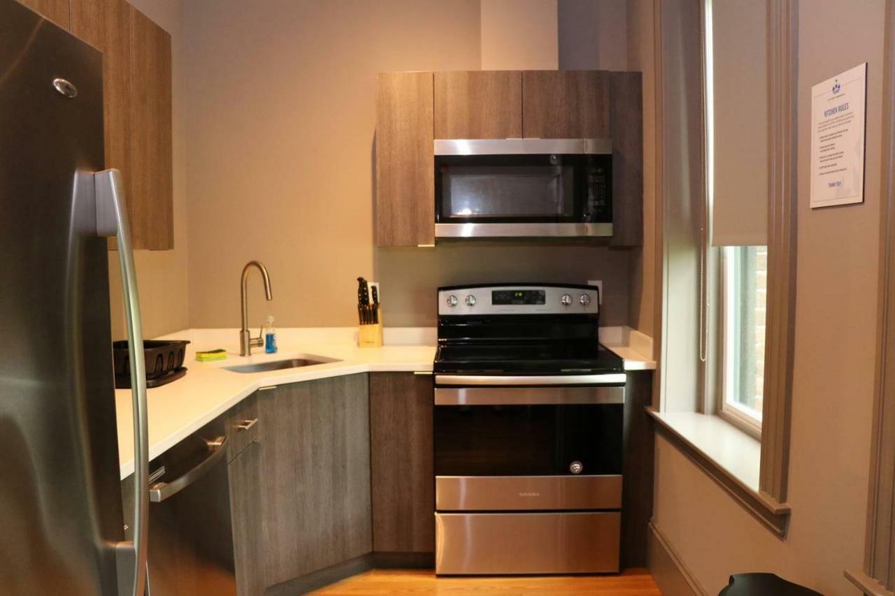 A Stylish Stay W/ A Queen Bed, Heated Floors.. #15 Brookline Luaran gambar